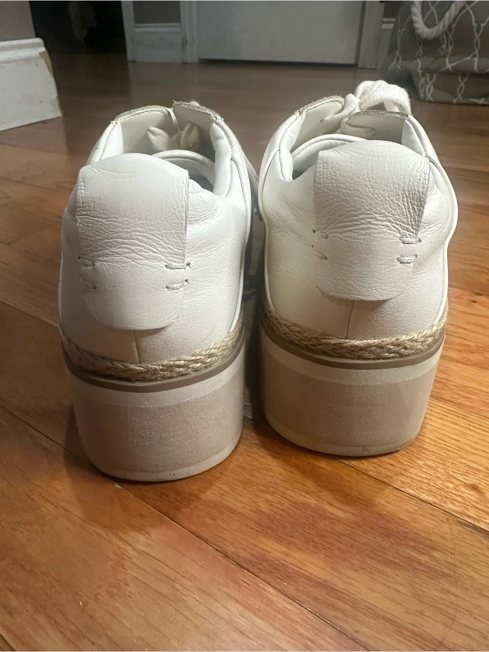 Dolce Vita Tinley Ivory Platform Sneakers 9.5